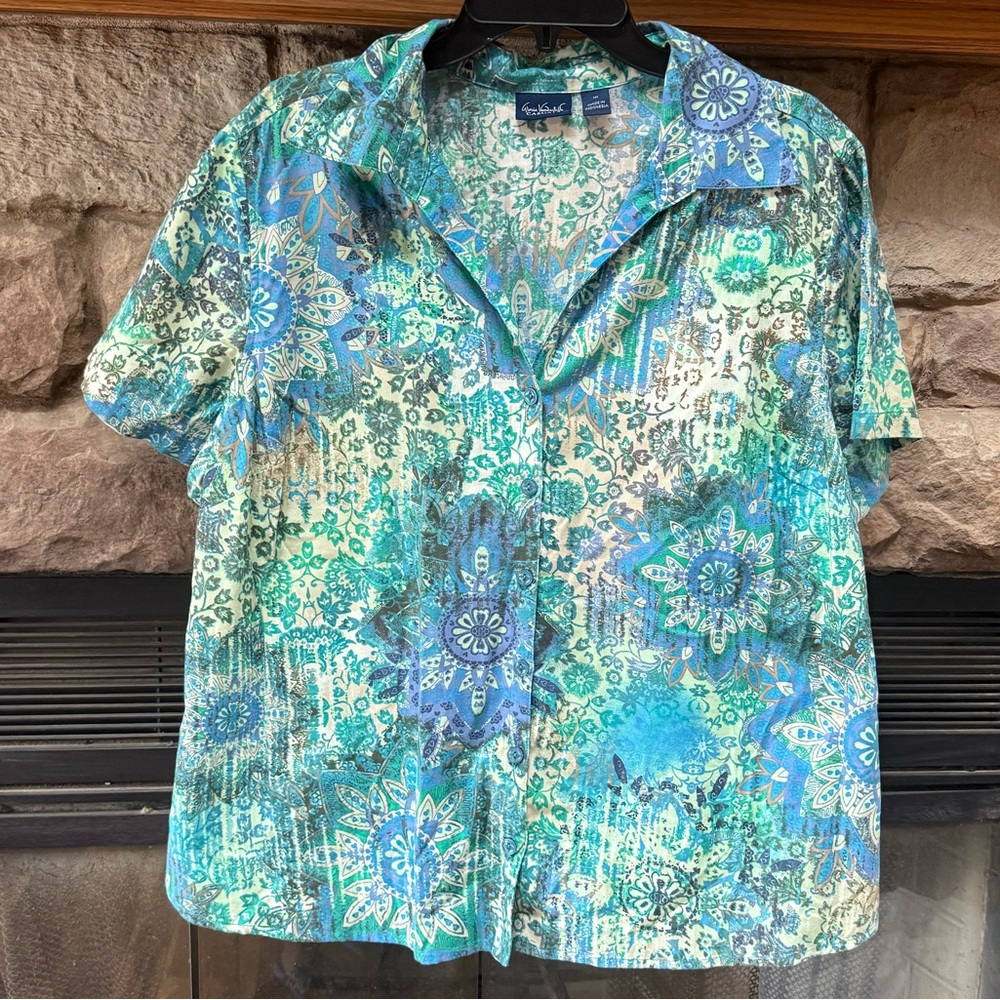 Gloria Vanderbilt Blue Green Patterned Shirt